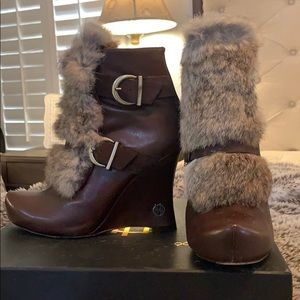 House of Harlow booties!